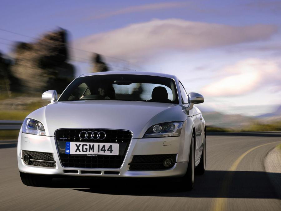  Audi TT Coupe (8J) 2006 года  (UK) (фото 9 из 20)